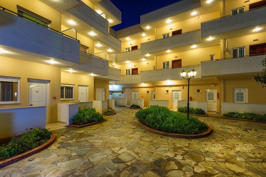Hotel Fotini Каламата Екстер'єр фото