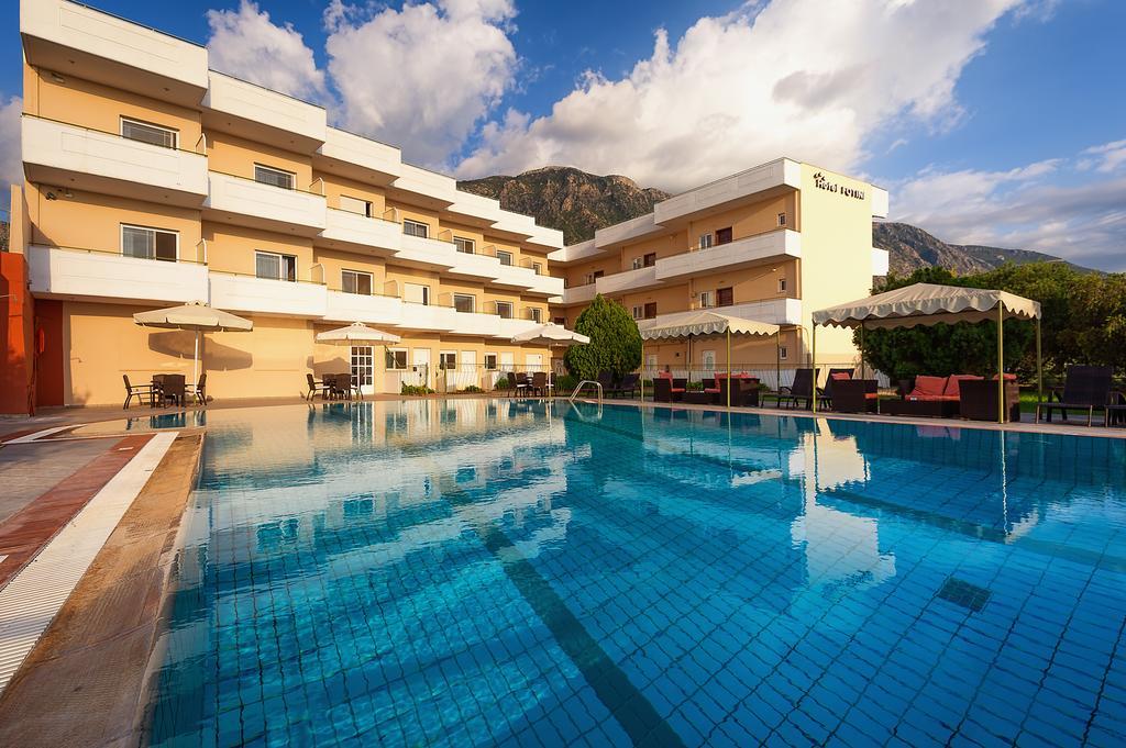 Hotel Fotini Каламата Екстер'єр фото